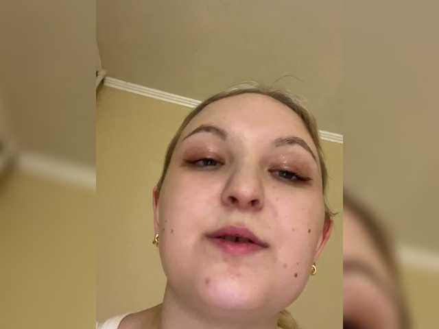 Diyana23's BongaCams show and profile