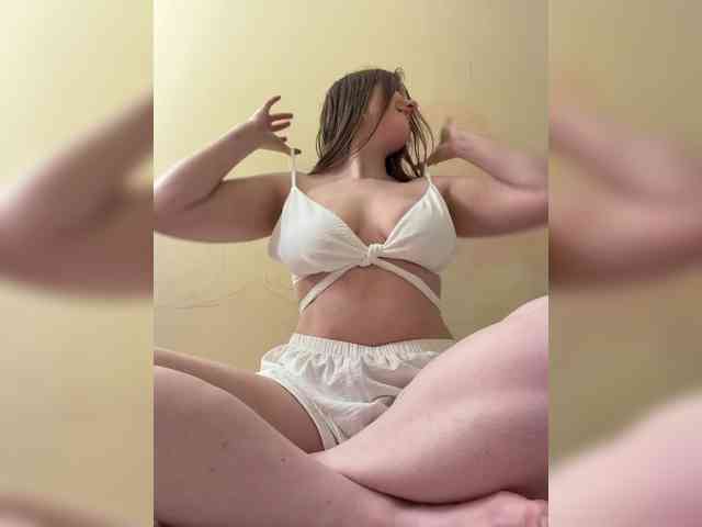 SweetRaffaella webcam