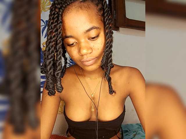 Chanel95's BongaCams show and profile