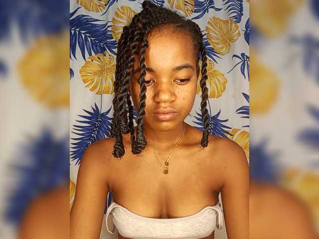 Chanel95's BongaCams show and profile