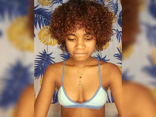 Chanel95's BongaCams show and profile