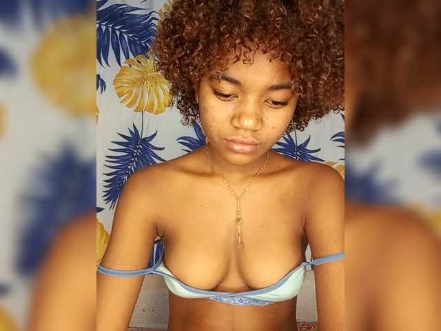 Chanel95's BongaCams show and profile