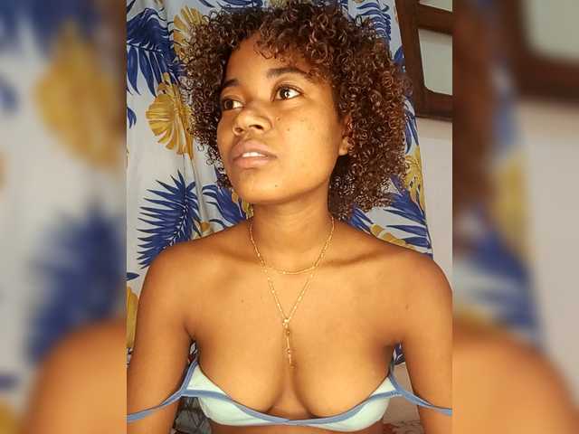 Chanel95's BongaCams show and profile