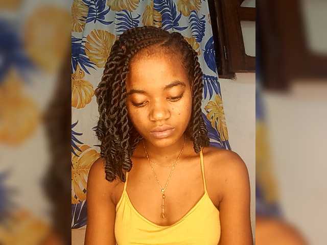 Chanel95's BongaCams show and profile