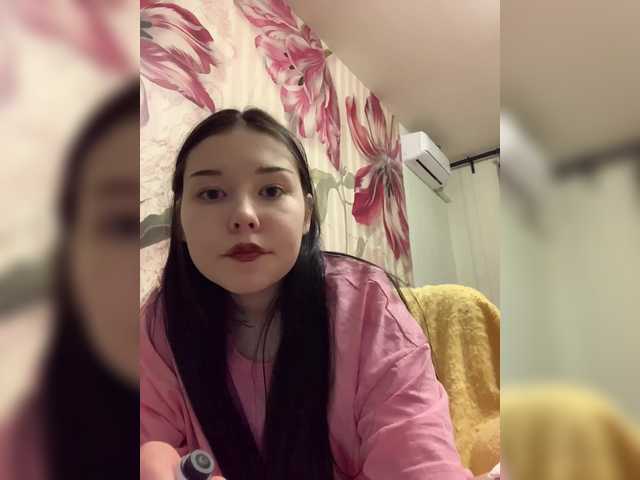 Juliasa3939's BongaCams show and profile