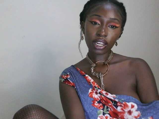 Sexxytrinityy's BongaCams show and profile