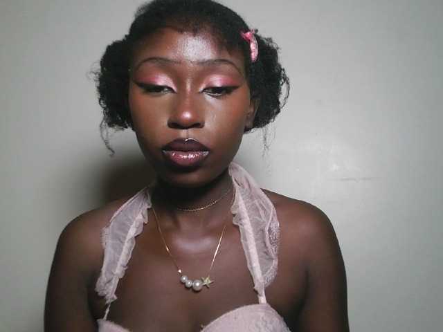 Sexxytrinityy's BongaCams show and profile