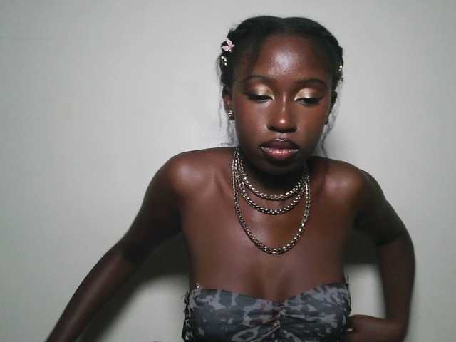 Sexxytrinityy's BongaCams show and profile