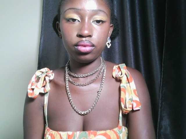 Sexxytrinityy's BongaCams show and profile