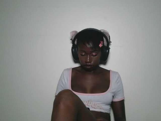 Sexxytrinityy's BongaCams show and profile