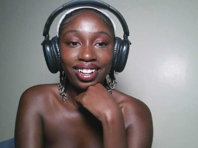 Sexxytrinityy's BongaCams show and profile