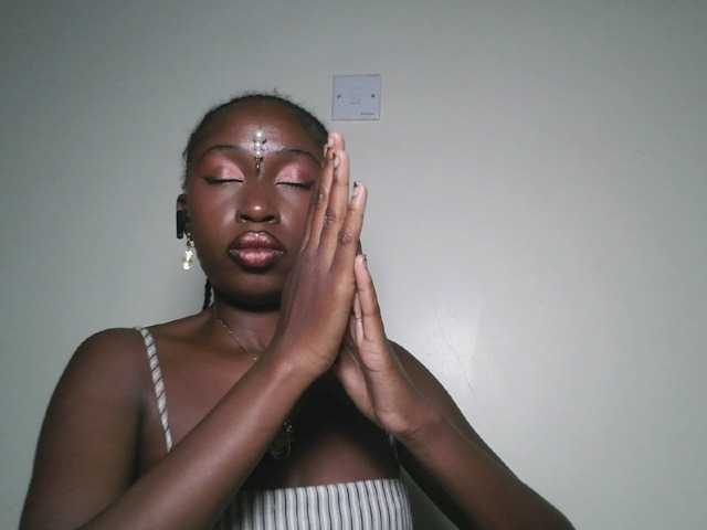 Sexxytrinityy's BongaCams show and profile