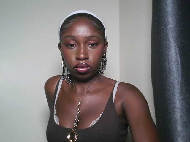 Sexxytrinityy's BongaCams show and profile