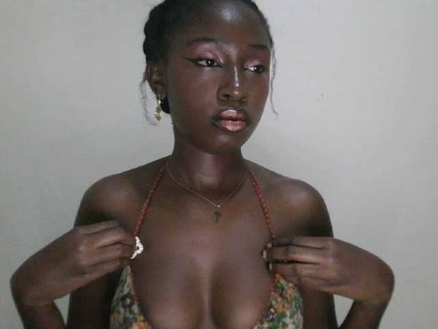 Sexxytrinityy's BongaCams show and profile