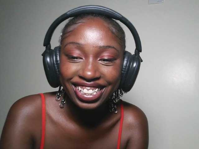 Sexxytrinityy's BongaCams show and profile