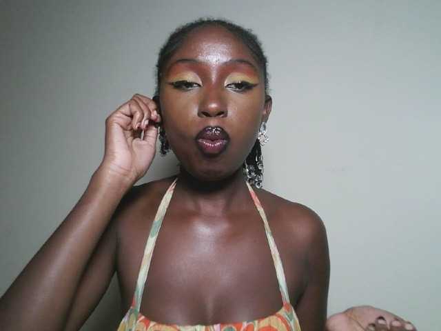 Sexxytrinityy's BongaCams show and profile