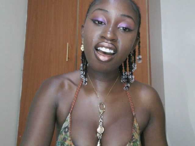 Sexxytrinityy's BongaCams show and profile