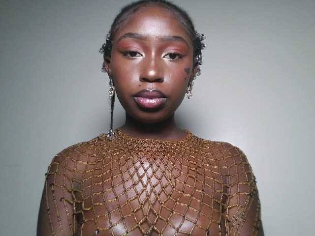 Sexxytrinityy's BongaCams show and profile