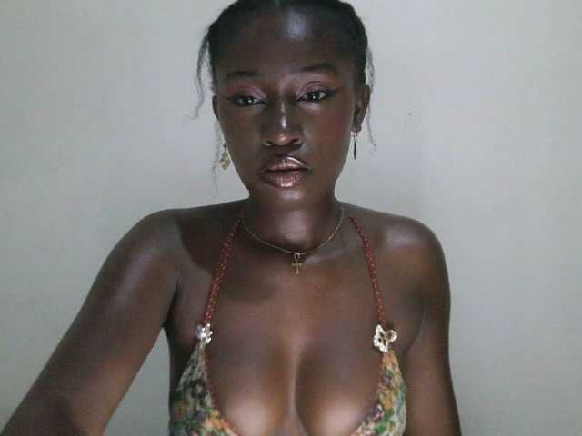 Sexxytrinityy's BongaCams show and profile