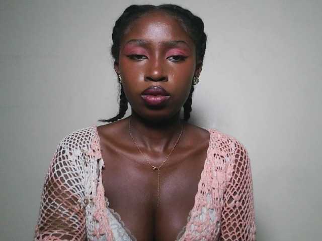 Sexxytrinityy's BongaCams show and profile