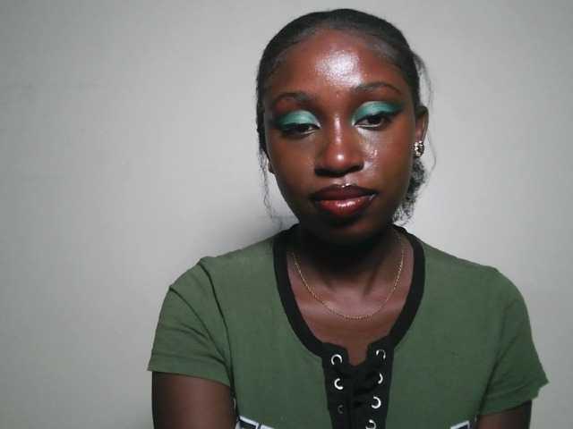 Sexxytrinityy's BongaCams show and profile