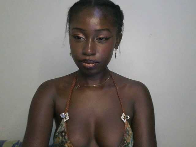 Sexxytrinityy's BongaCams show and profile