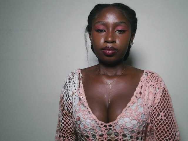 Sexxytrinityy's BongaCams show and profile