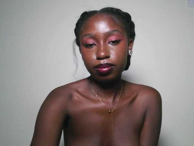 Sexxytrinityy's BongaCams show and profile