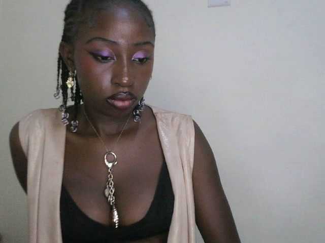 Sexxytrinityy's BongaCams show and profile