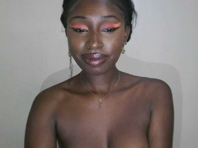 Sexxytrinityy's BongaCams show and profile