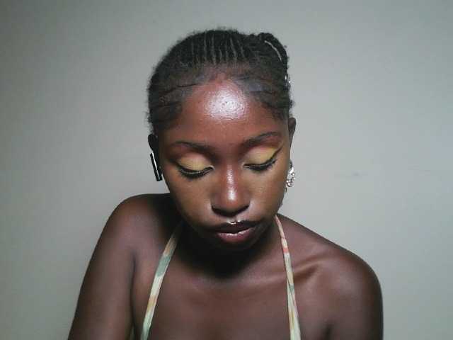 Sexxytrinityy's BongaCams show and profile