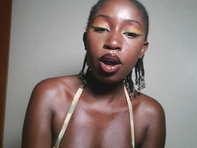 Sexxytrinityy's BongaCams show and profile