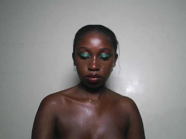 Sexxytrinityy's BongaCams show and profile