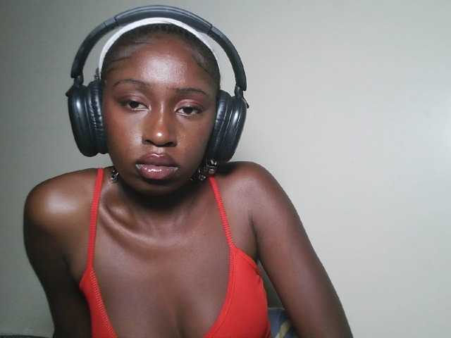 Sexxytrinityy's BongaCams show and profile