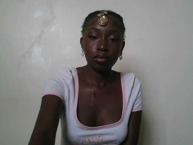 Sexxytrinityy's BongaCams show and profile