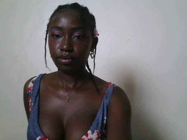 Sexxytrinityy live cam profile