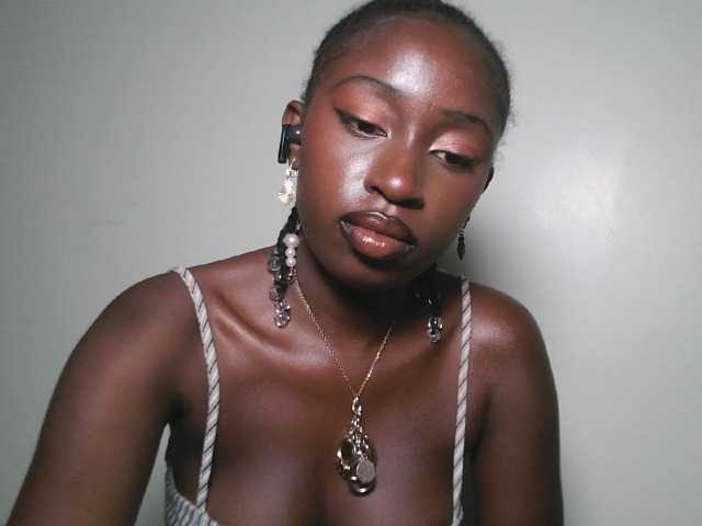 Sexxytrinityy's BongaCams show and profile