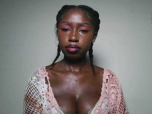 Sexxytrinityy's BongaCams show and profile