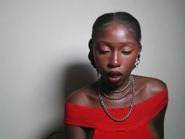 Sexxytrinityy's BongaCams show and profile