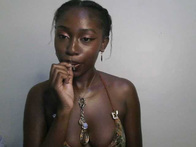 Sexxytrinityy's BongaCams show and profile