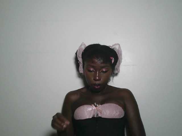 Sexxytrinityy's BongaCams show and profile