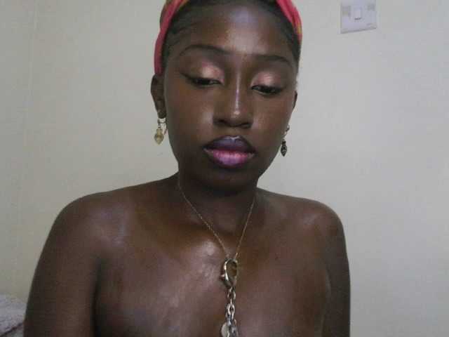 Sexxytrinityy's BongaCams show and profile