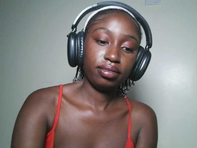 Sexxytrinityy's BongaCams show and profile