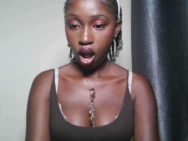 Sexxytrinityy's BongaCams show and profile