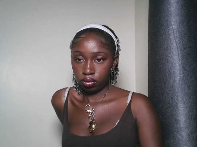 Sexxytrinityy's BongaCams show and profile