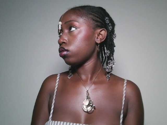 Sexxytrinityy's BongaCams show and profile