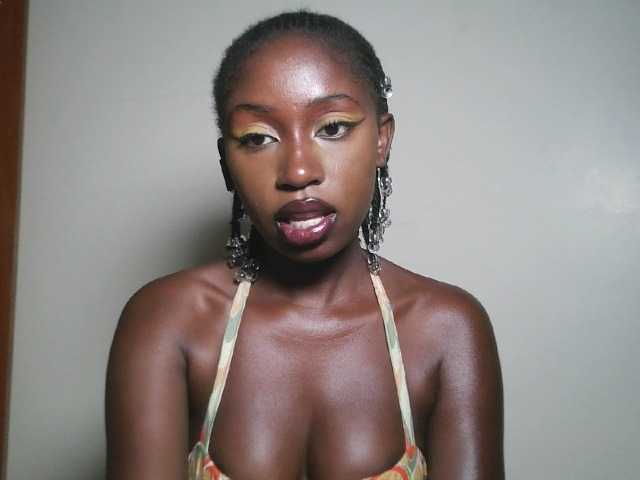 Sexxytrinityy's BongaCams show and profile