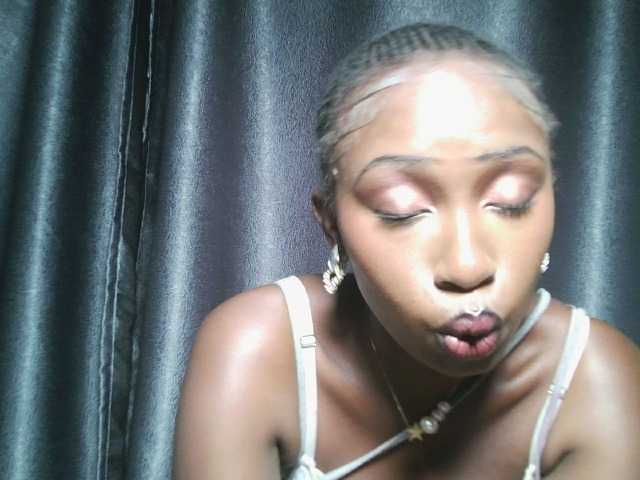 Sexxytrinityy's BongaCams show and profile