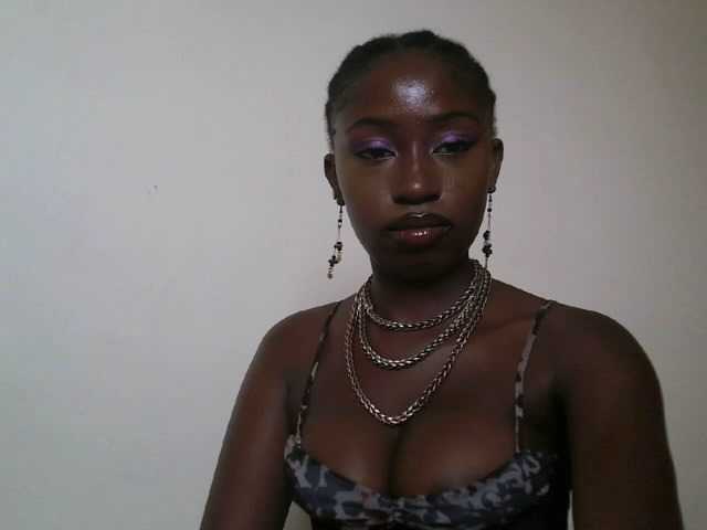 Sexxytrinityy's BongaCams show and profile