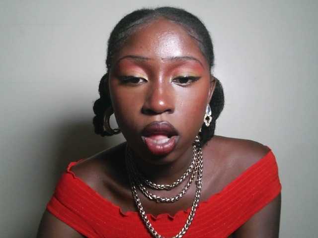 Sexxytrinityy's BongaCams show and profile